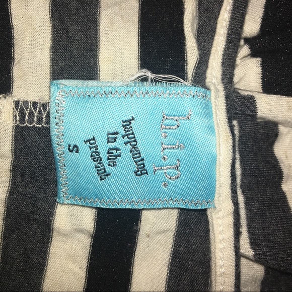 Loose Striped Crop Top - Picture 3 of 4